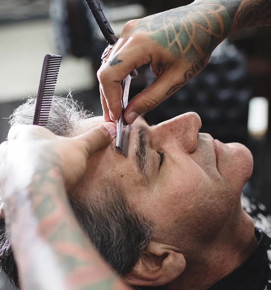 Sobrancelhas na navalha