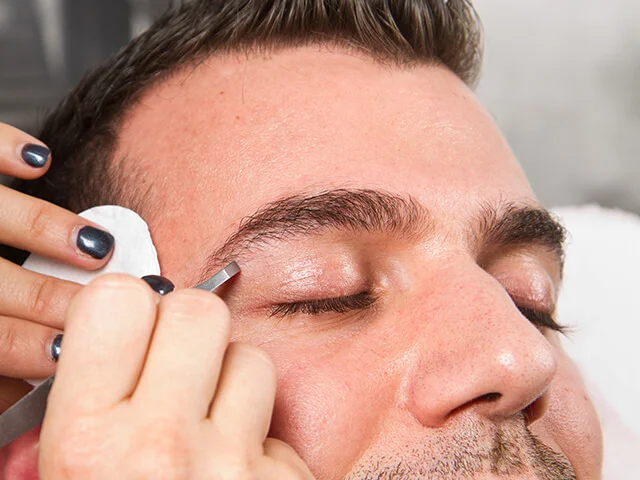 Corte e Sobrancelhas